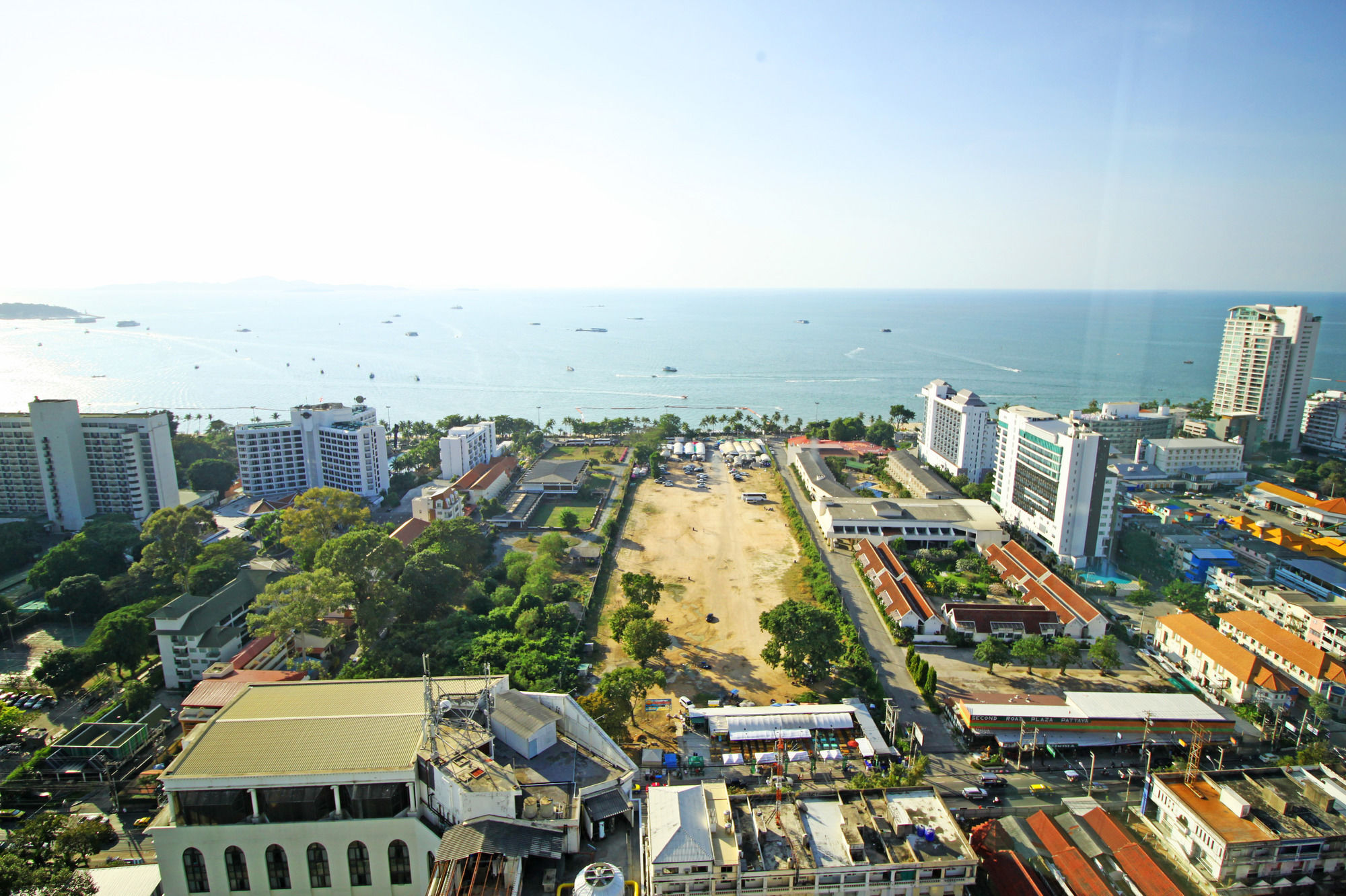 Centric Sea By Pattaya Holiday Банг-Ламунг Экстерьер фото
